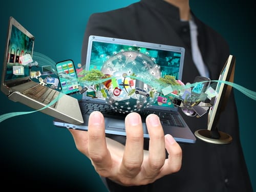 説明: 一人の男性が台を持ってこの電位を記録しています。 説明: 一人の男性が台を持ってこの電位を記録しています。