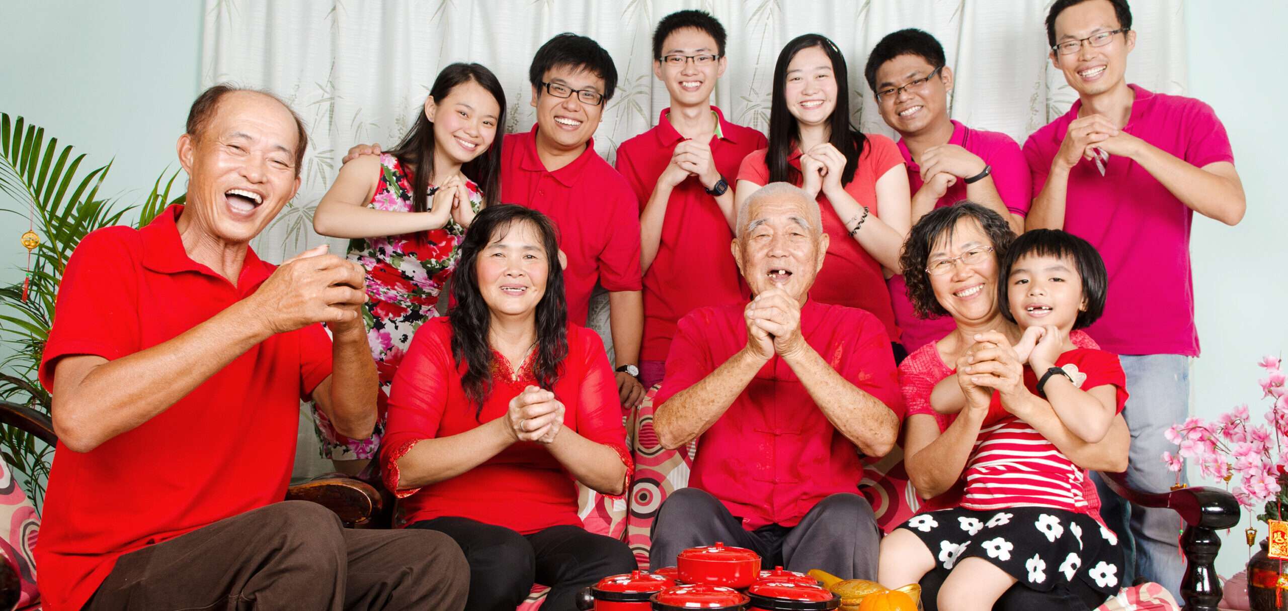 説明：ある中国の家庭は、黒い写真のような姿をしている。