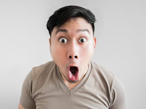 ある中国人男性が出した表情。