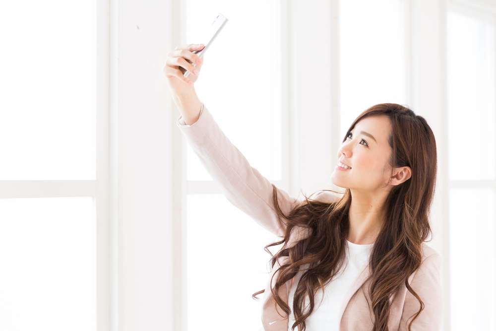スマホで自撮り スマホで自撮り